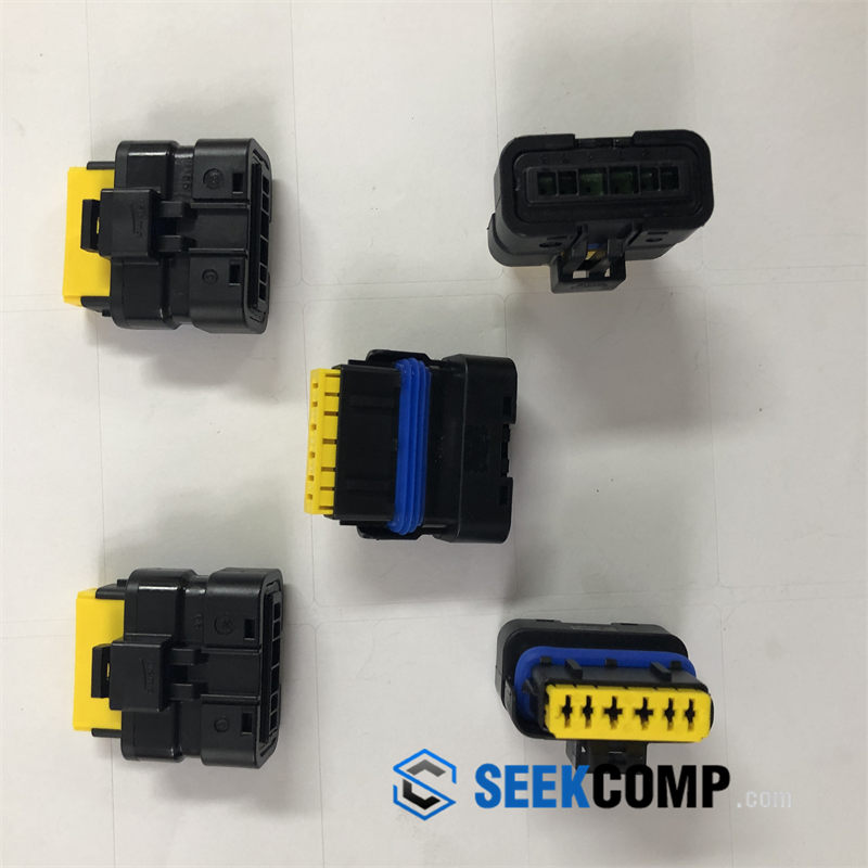 211PC069S0049 - Image 1